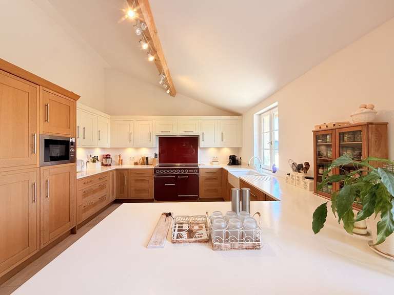 Maison Aubeterre-sur-Dronne - 3 chambres - 251m²