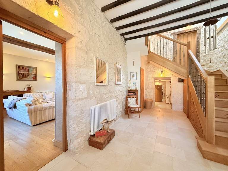 Maison Aubeterre-sur-Dronne - 4 chambres - 251m²