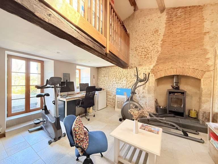 Maison Aubeterre-sur-Dronne - 4 chambres - 251m²