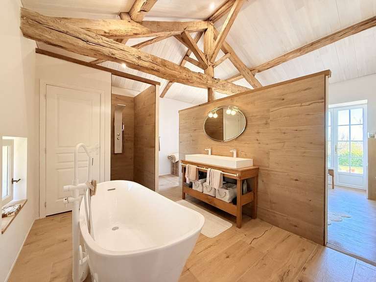 Maison Aubeterre-sur-Dronne - 4 chambres - 251m²