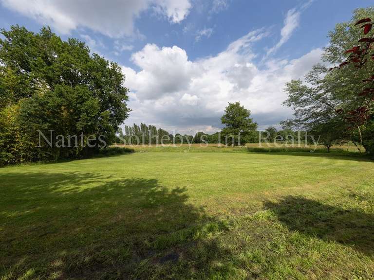 Maison Aubigny-les-Clouzeaux - 5 chambres - 232m²