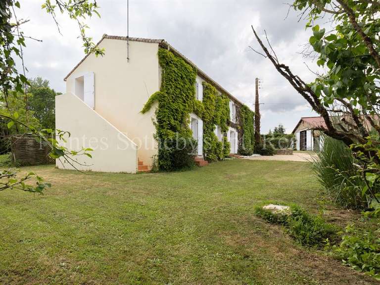 Maison Aubigny-les-Clouzeaux - 5 chambres - 232m²