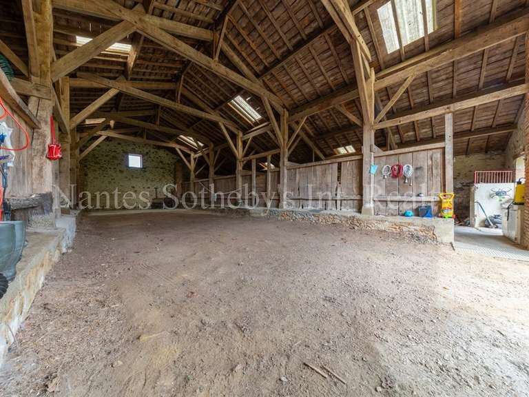 Maison Aubigny-les-Clouzeaux - 5 chambres - 232m²