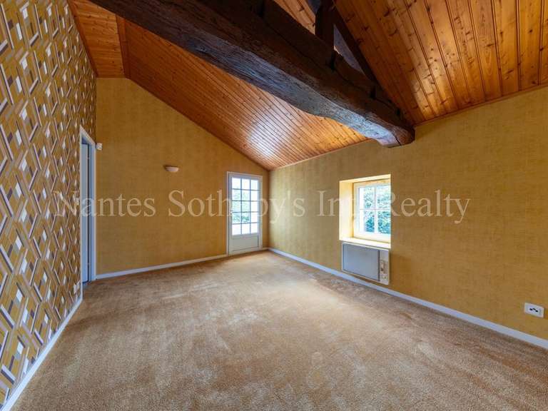 Maison Aubigny-les-Clouzeaux - 5 chambres - 232m²