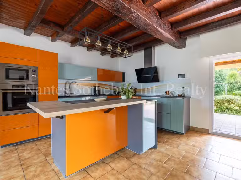 Maison Aubigny-les-Clouzeaux - 5 chambres - 232m²
