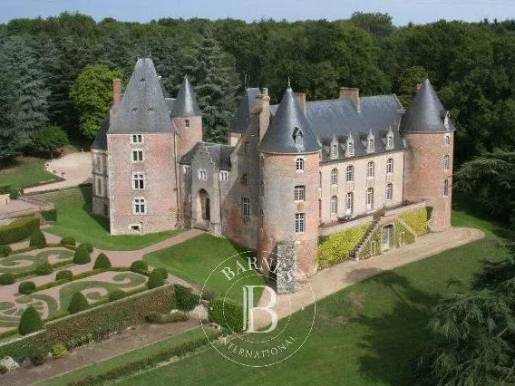 Vente Château Aubigny-sur-Nère - 20 chambres