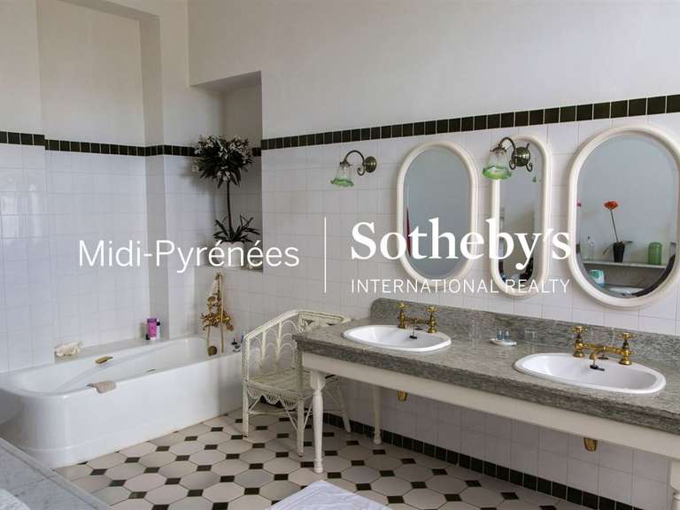 Maison Auch - 18 chambres - 1200m²