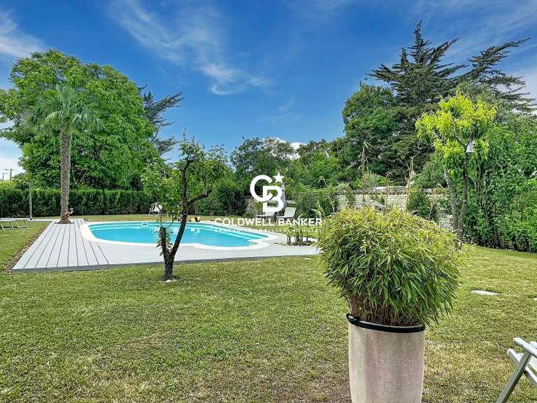 Maison Aumagne - 8 chambres - 371m²