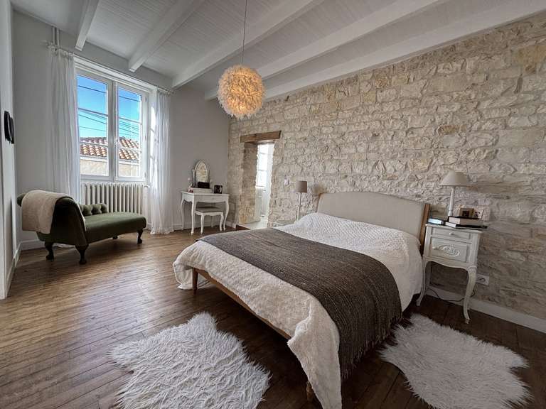 Maison Aunac - 8 chambres - 429m²