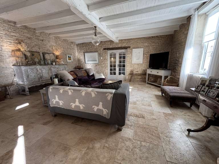 Maison Aunac - 8 chambres - 429m²