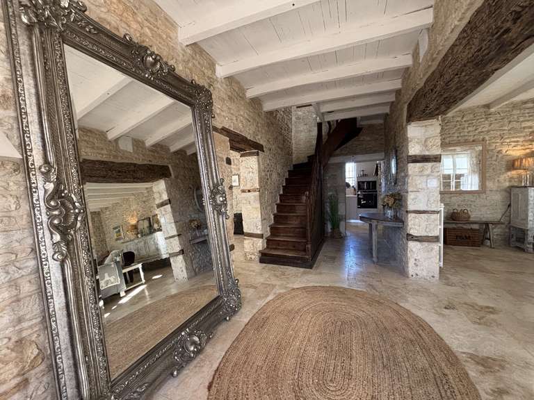 Maison Aunac - 8 chambres - 429m²