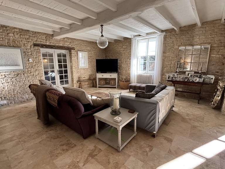 Maison Aunac - 8 chambres - 429m²