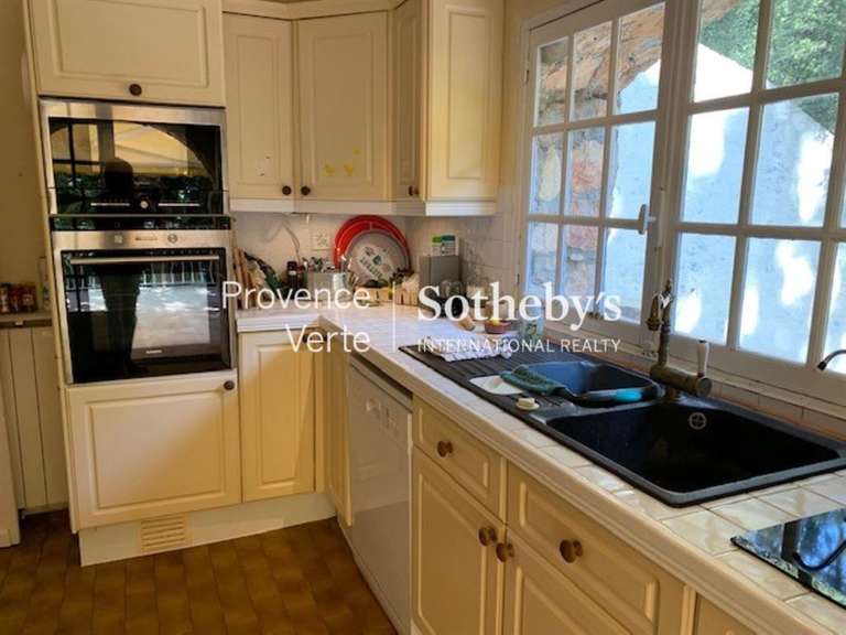 Maison Aups - 5 chambres - 159m²