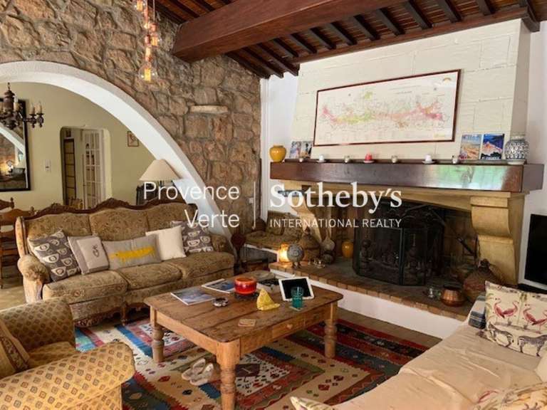 Maison Aups - 5 chambres - 159m²
