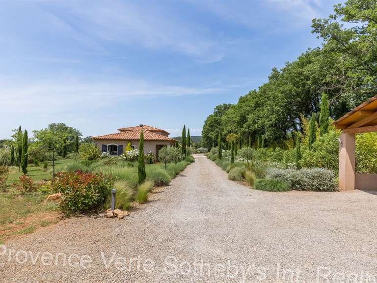 Maison Aups - 5 chambres - 261m²