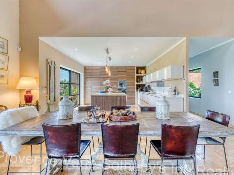 Maison Aups - 5 chambres - 261m²