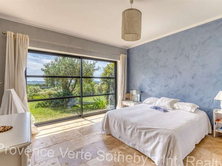 Maison Aups - 5 chambres - 261m²