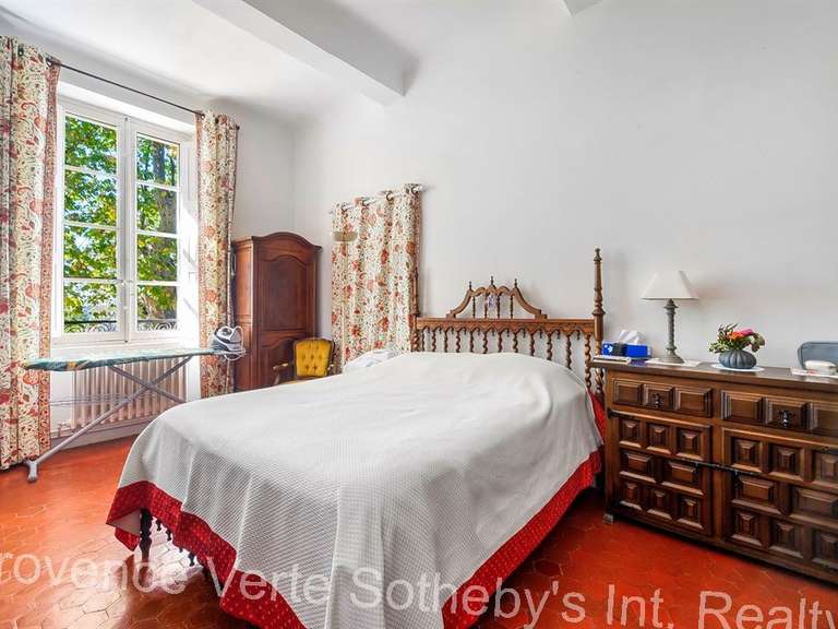 Maison Aups - 433m²