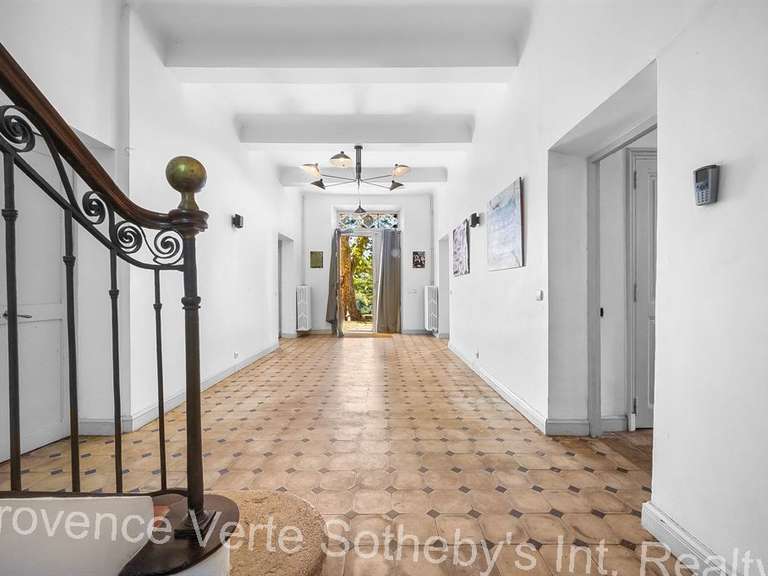 Maison Aups - 433m²