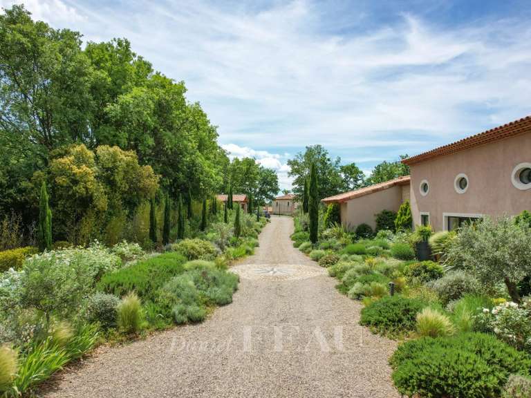 Maison Aups - 5 chambres - 261m²