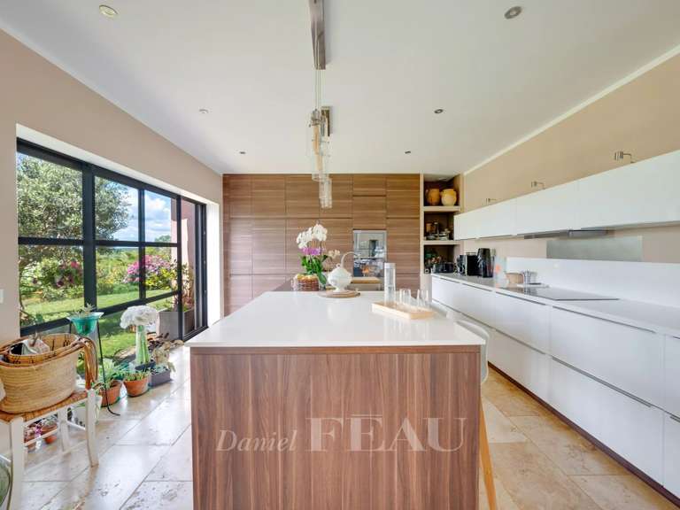 Maison Aups - 5 chambres - 261m²