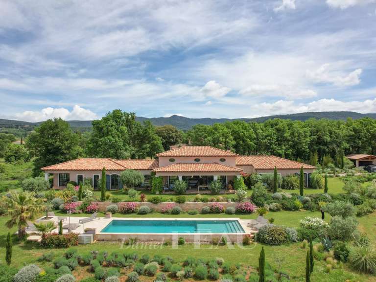 Maison Aups - 5 chambres - 261m²