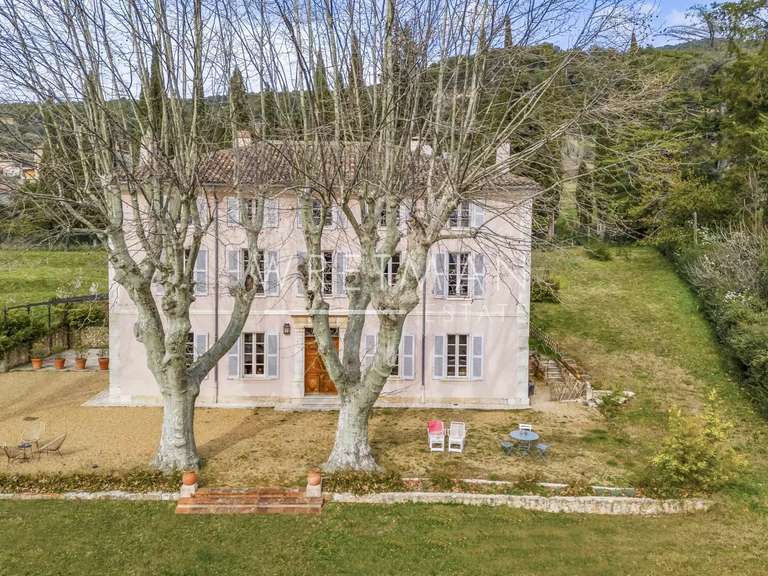 Maison Aups - 9 chambres - 433m²