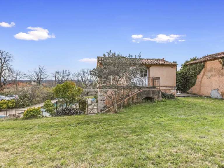 Maison Aups - 9 chambres - 433m²