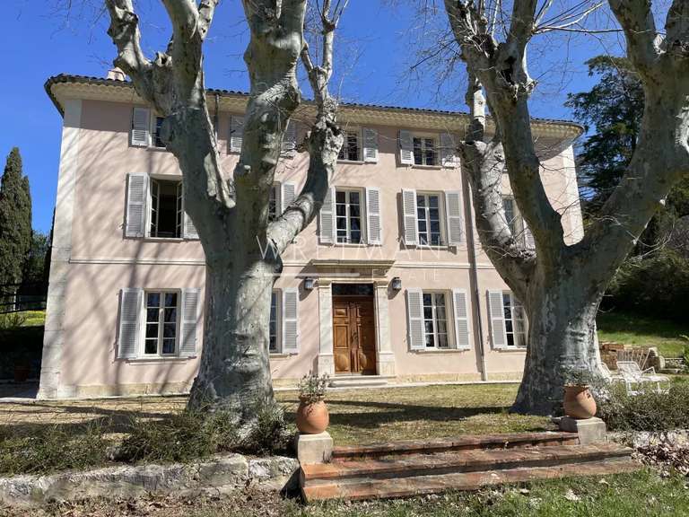 Maison Aups - 9 chambres - 433m²
