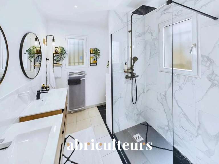 Maison Aups - 8 chambres - 261m²