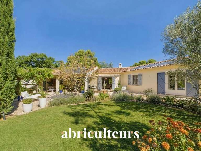 House Aups - 8 bedrooms - 261m²