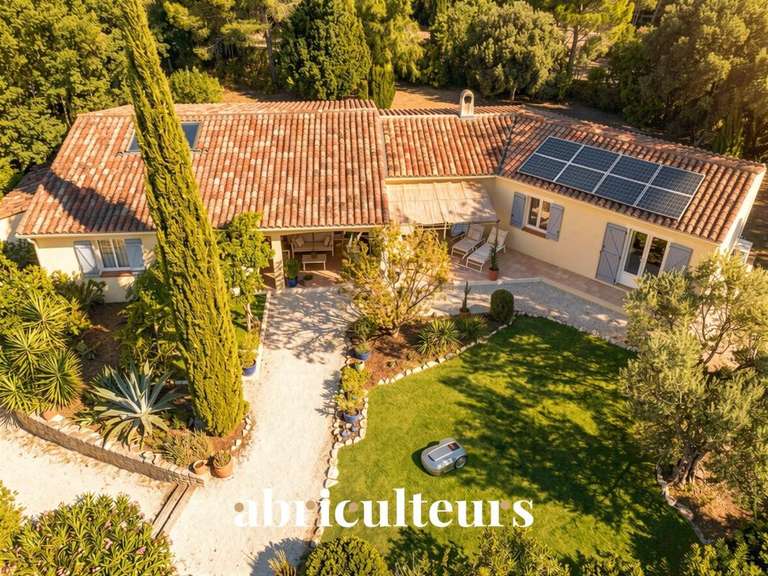 Maison Aups - 8 chambres - 261m²