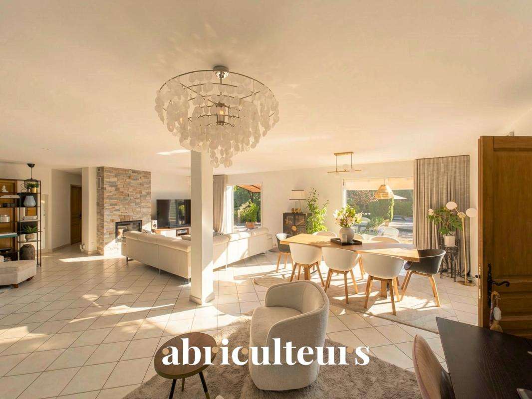 Maison Aups