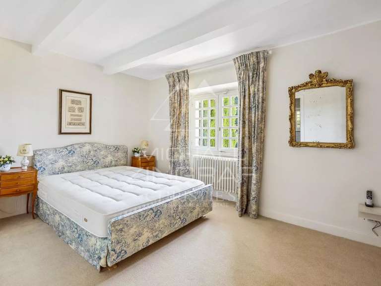 Propriété Aups - 3 chambres - 360m²