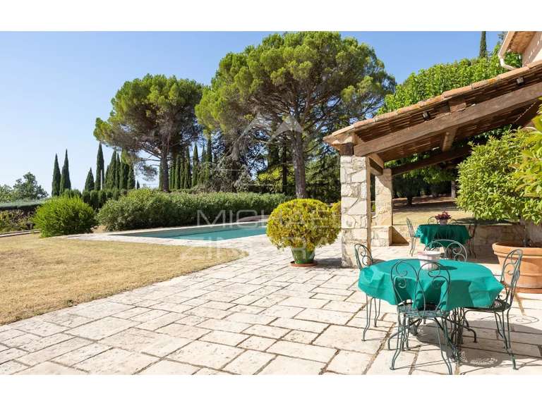 Propriété Aups - 3 chambres - 360m²