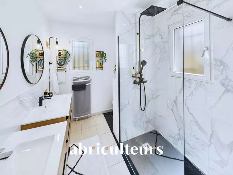 Villa Aups - 8 chambres - 261m²