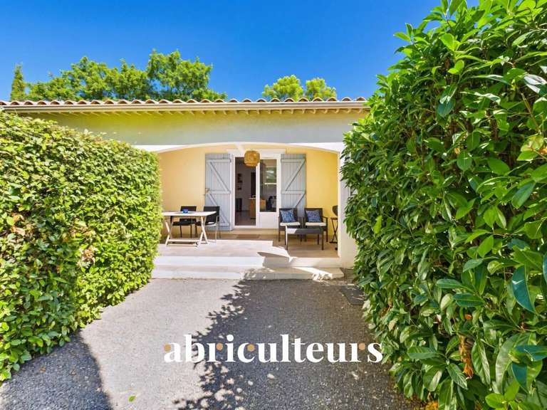 Villa Aups - 8 chambres - 261m²