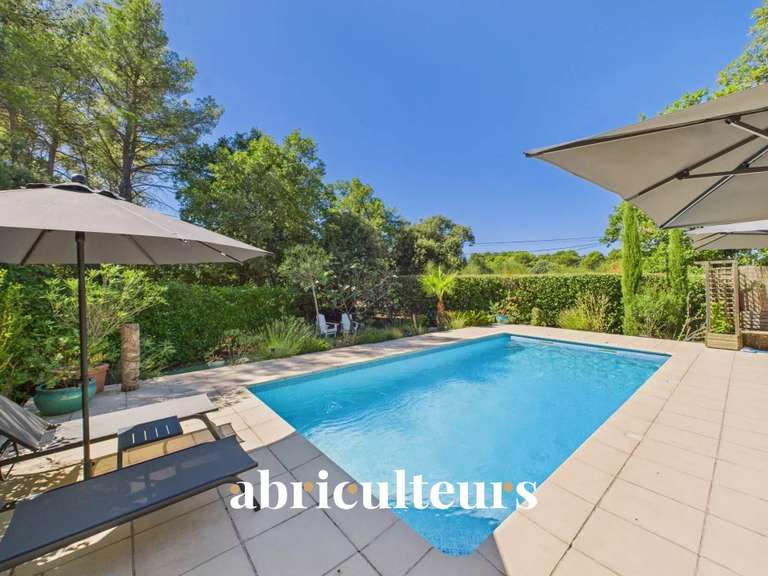 Villa Aups - 8 chambres - 261m²