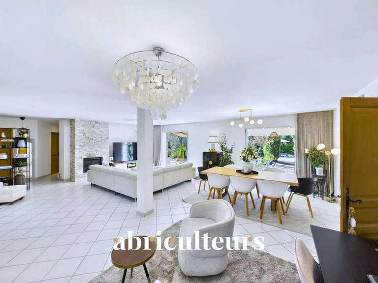 Villa Aups - 8 chambres - 261m²