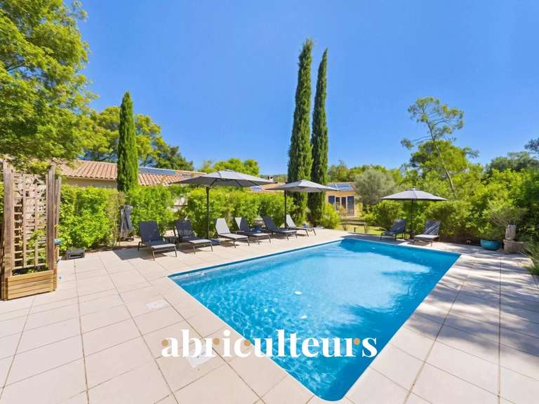 Villa Aups - 8 chambres - 261m²