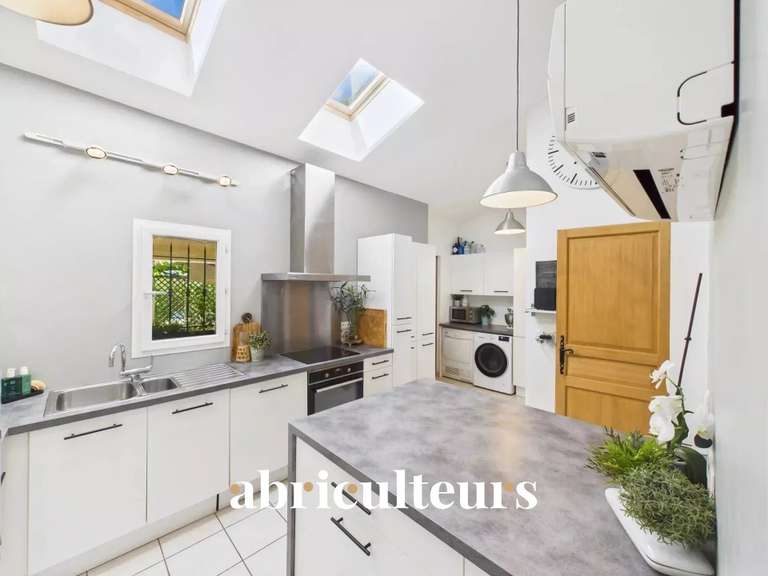 Villa Aups - 8 chambres - 261m²