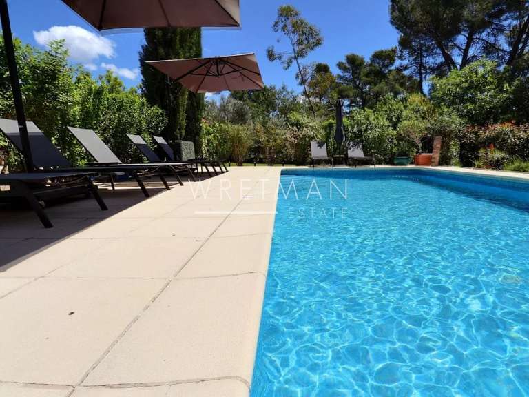 Villa Aups - 7 chambres - 261m²