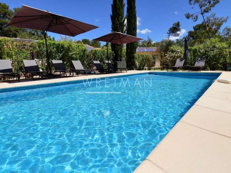 Villa Aups - 7 chambres - 261m²