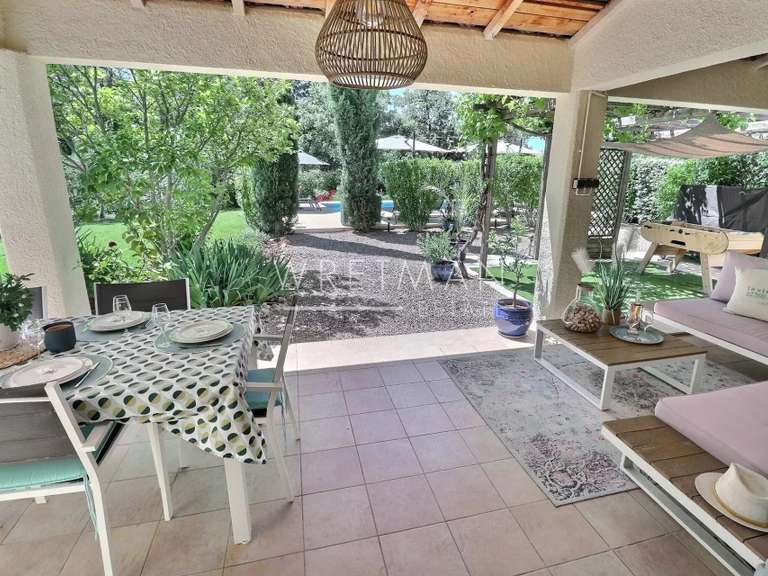 Villa Aups - 7 chambres - 261m²
