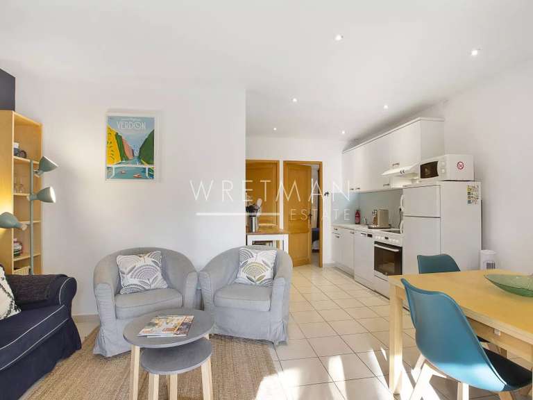 Villa Aups - 7 chambres - 261m²