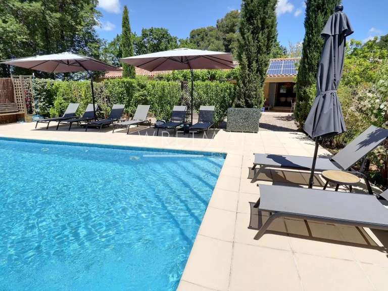 Villa Aups - 7 chambres - 261m²