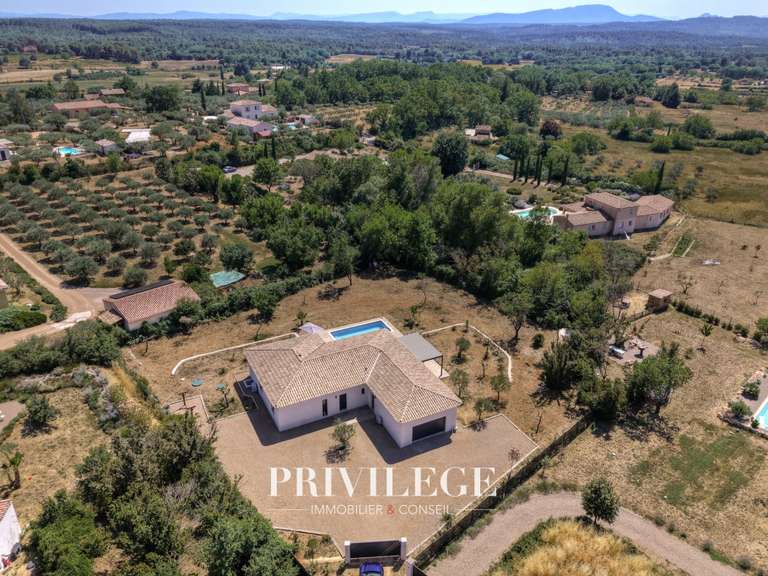 Villa Aups - 3 chambres - 151m²
