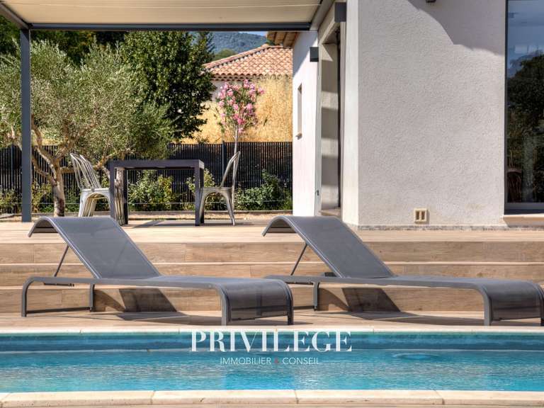 Villa Aups - 3 chambres - 151m²