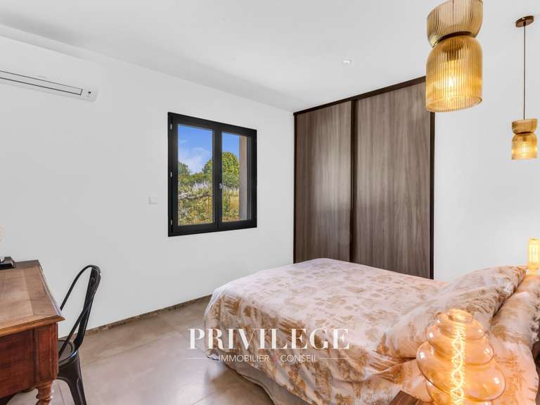 Villa Aups - 3 chambres - 151m²