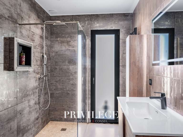 Villa Aups - 3 chambres - 151m²